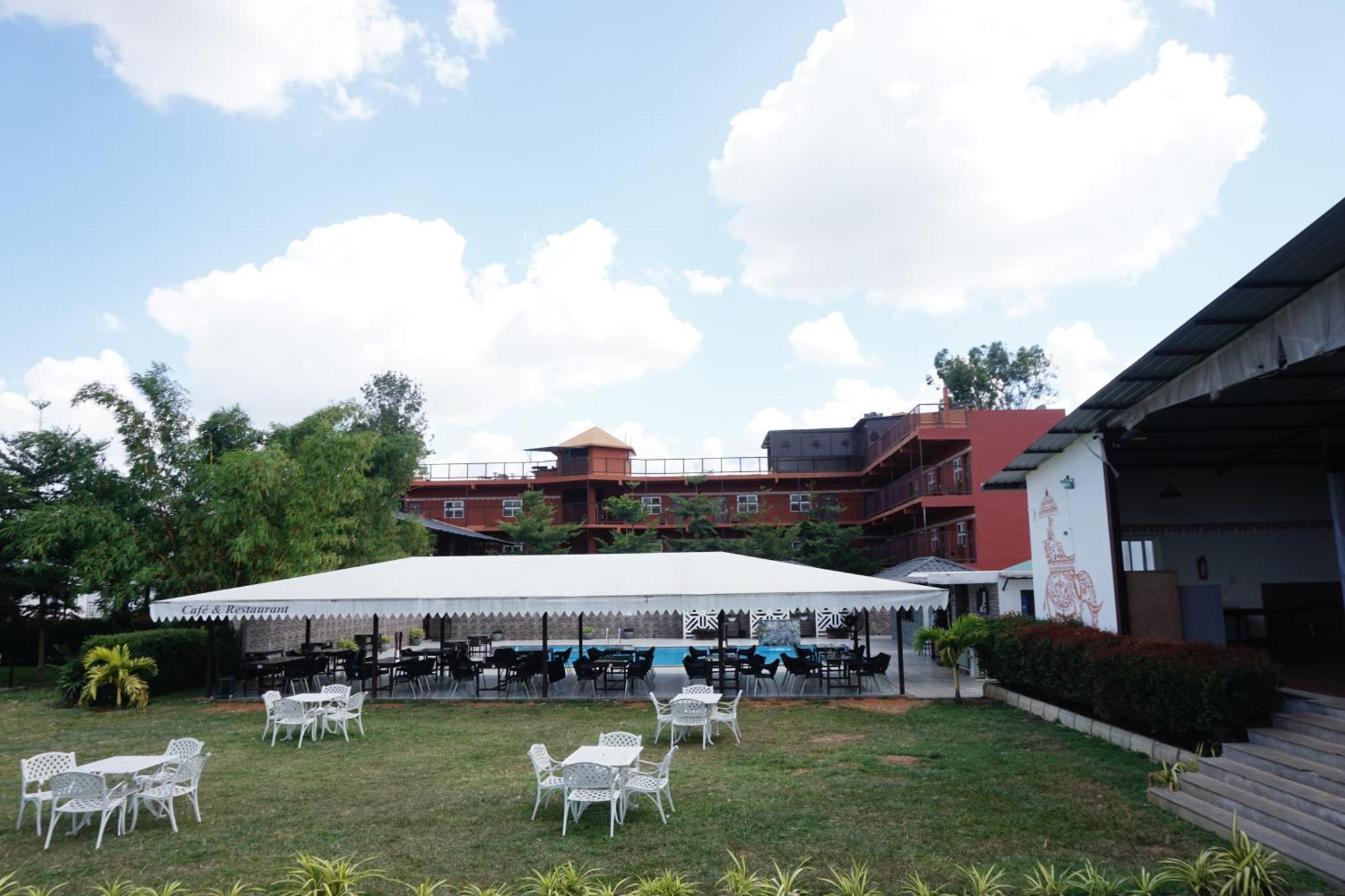 Vistar Resort & Hotels Kammasandra Esterno foto