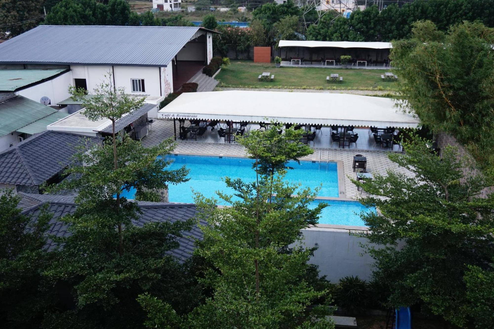 Vistar Resort & Hotels Kammasandra Esterno foto