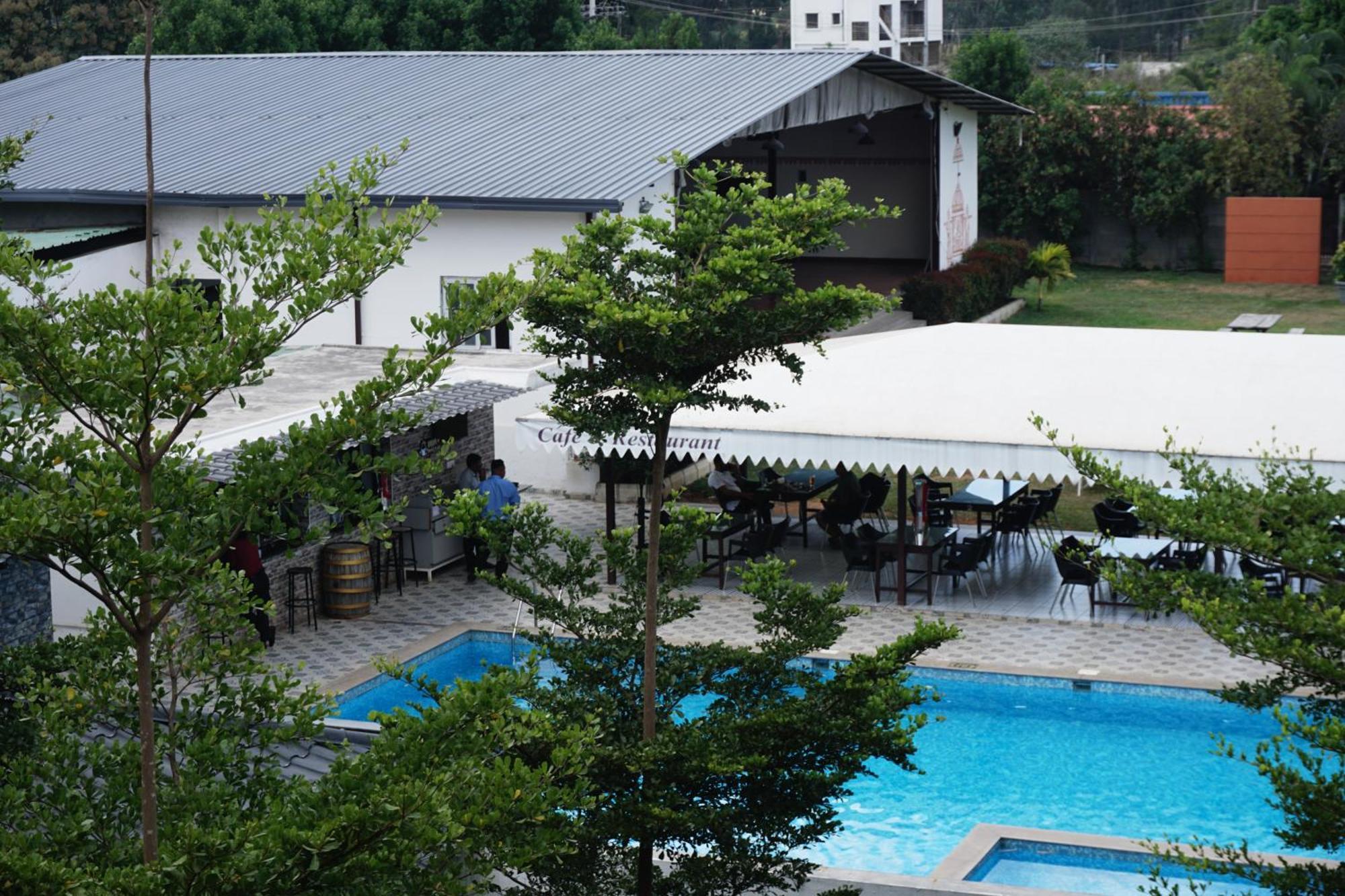 Vistar Resort & Hotels Kammasandra Esterno foto