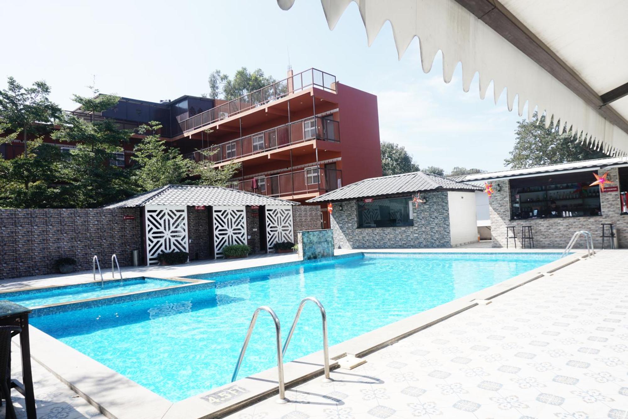 Vistar Resort & Hotels Kammasandra Esterno foto