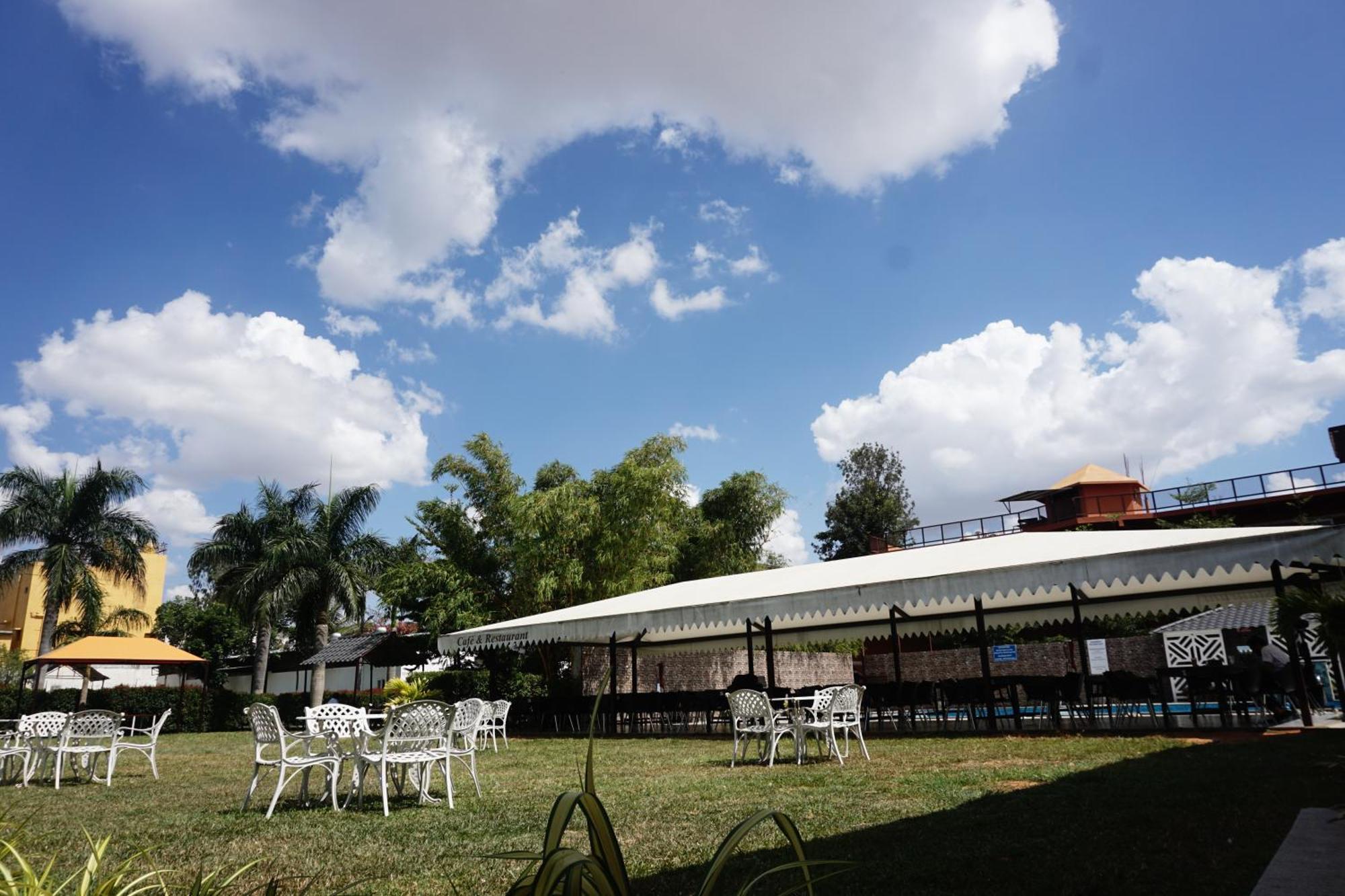 Vistar Resort & Hotels Kammasandra Esterno foto