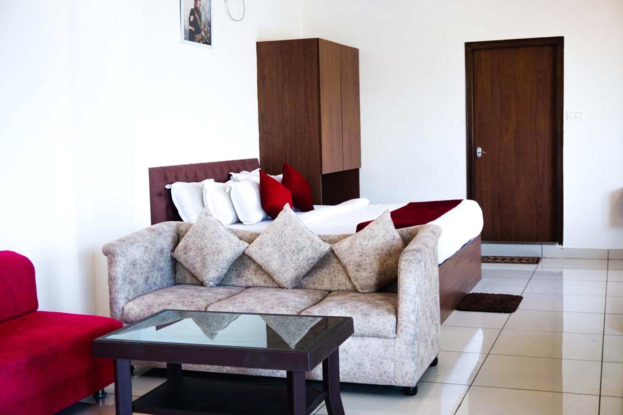 Vistar Resort & Hotels Kammasandra Esterno foto