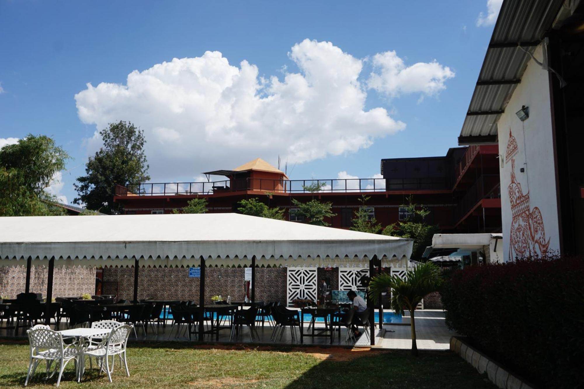 Vistar Resort & Hotels Kammasandra Esterno foto
